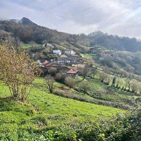 Dom wakacyjny La Casina Del Cabecin En Parque Natural De Redes