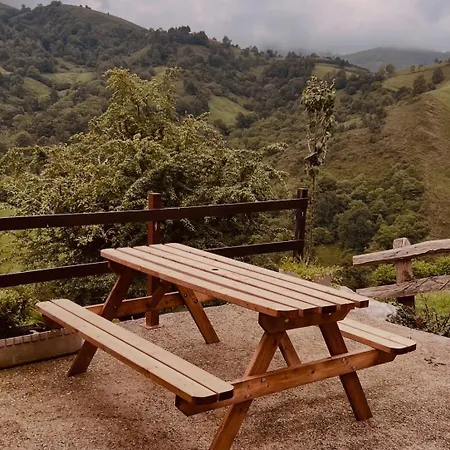 La Casina Del Cabecin En Parque Natural De Redes Holiday home *