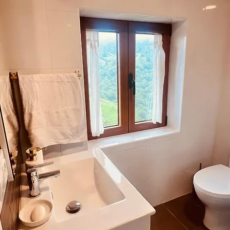 La Casina Del Cabecin En Parque Natural De Redes *